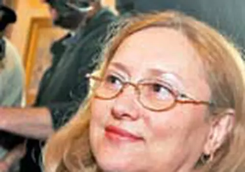 Renate Weber l-a parasit pe Basescu