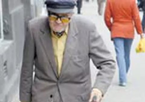 Gica Petrescu s-a trezit cu pompierii in casa