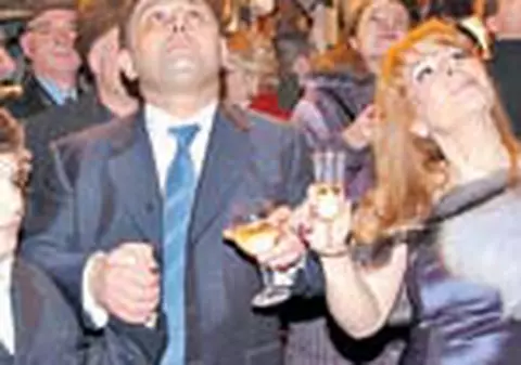 Vanghelie si-a platit foarte bine artistii