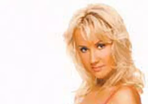 Cove s-a despartit de 'bebelusa' Oana