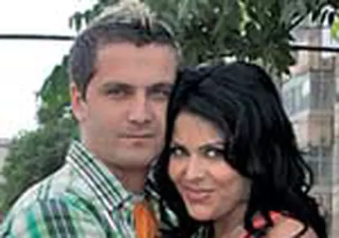 Miki se muta in casa noua cu iubitul ei