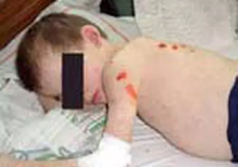 Torturat de propria mama