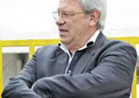 Ienei asteapta un semn de la Gigi Becali