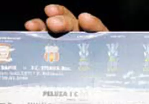 Biletele false vor fi depistate de specialisti