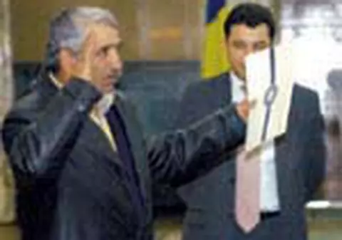 Guvernul a inceput operatiunea 'actiuni contra vile nationalizate'