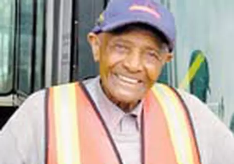 S-a pensionat la 100 de ani