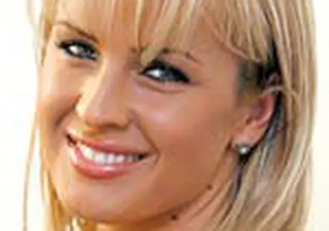 Diana Munteanu da sala de gimnastica pe tenis