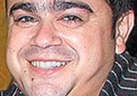 Adrian Minune plateste vacante in care nu se duce