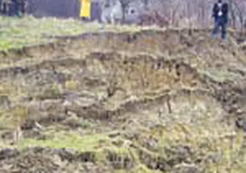 Izolati de ape si de pamant