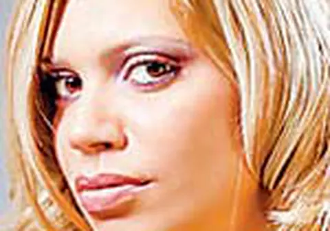 Laura Andresan isi cauta dansatoare cu sani mari