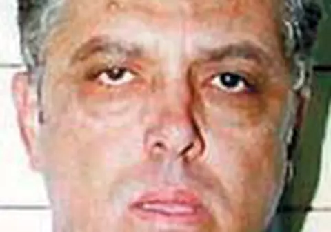 A facut avere cu 25 de identitati false 