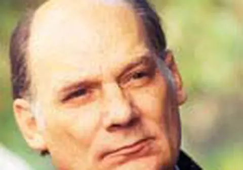 Ulm Spineanu a murit in biroul unui politist