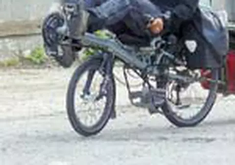 Pe biciclete, pentru un an