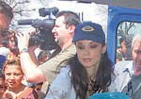 VIP-urile au dus ajutoare la Rast