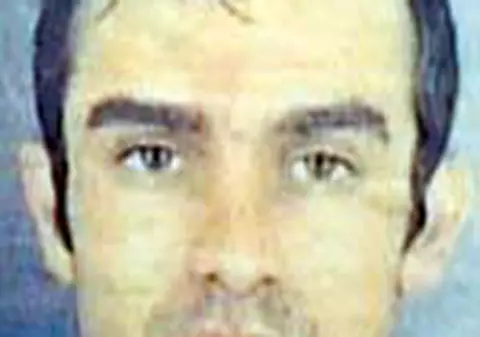 Un criminal s-a spanzurat in WC-ul puscariei