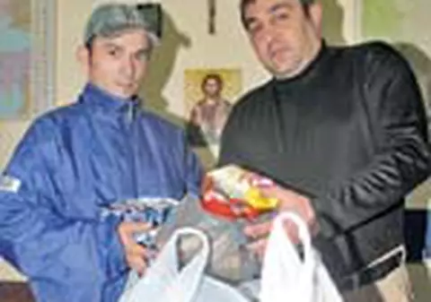 Cadouri pentru o familie amarata