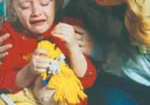 Un copil din cinci este batut de parinti