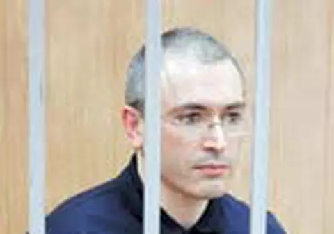Miliardar rus atacat in inchisoare