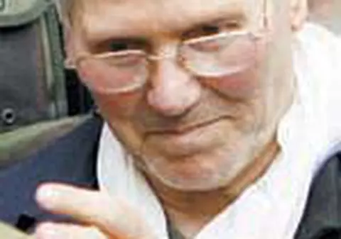 'Nasul', tradat de rufele duse la spalat