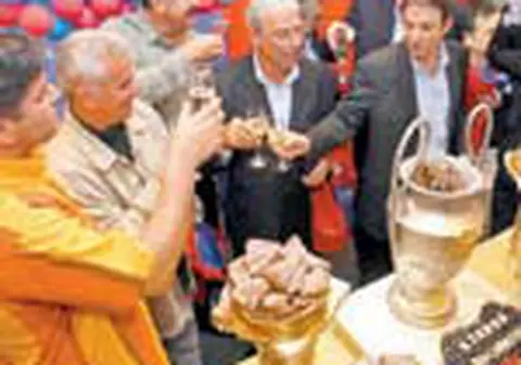 Petrecerea magnificilor