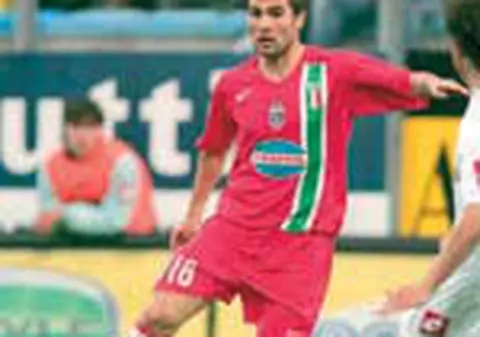 Mutu a colindat prin baruri