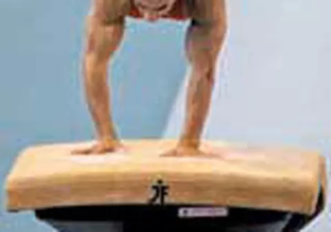 De pe podium, la altar