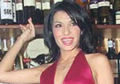 Sorana isi vinde localul