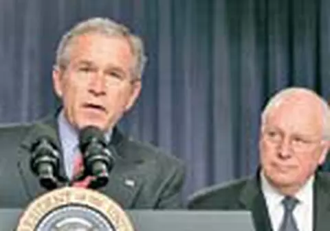 Cadourile lui Bush: o drujba si o undita