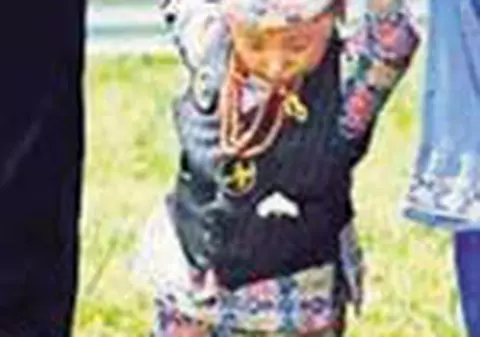 La 14 ani, masoara doar 50 cm