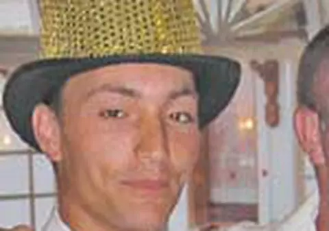 Andi castiga 800 de euro ca animator la hotel