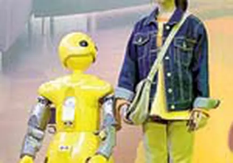 Robot pe post de asistent medical sau babysitter