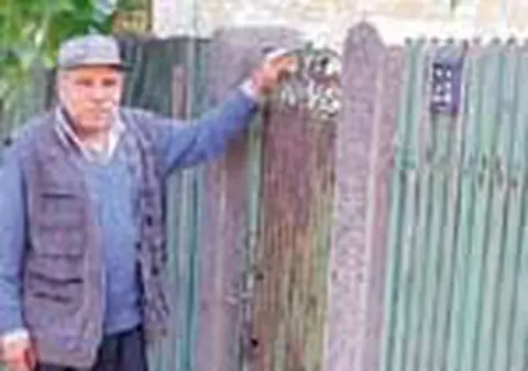 A ucis o babuta pentru o sticla cu vin