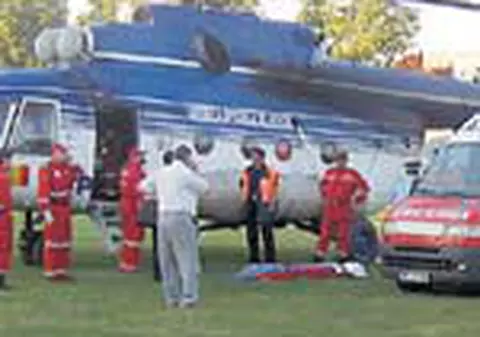 Subofiter SRI si doi jandarmi, grav raniti intr-un accident