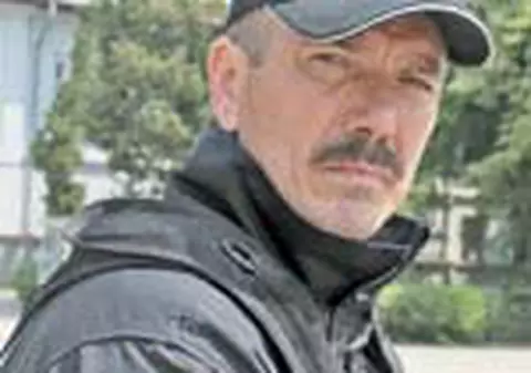 I-au trecut prin maini zeci de bombe