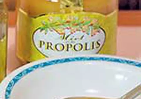 Parodontoza, tratata cu propolis