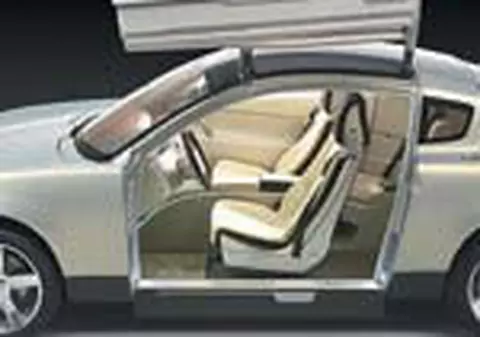 Se parcheaza singura si are 8 modele de huse