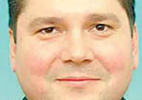 Voiculescu, impiedicat de propriul partid sa iasa din guvern