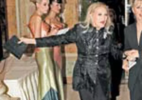 Zina Dumitrescu, internata in spital