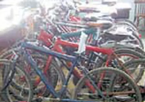 Hotul a furat 37 de biciclete intr-o luna