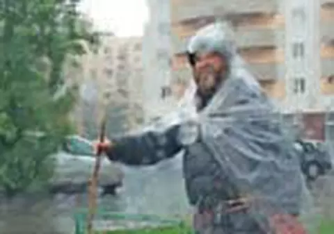 Vara a inceput cu frig si ploaie