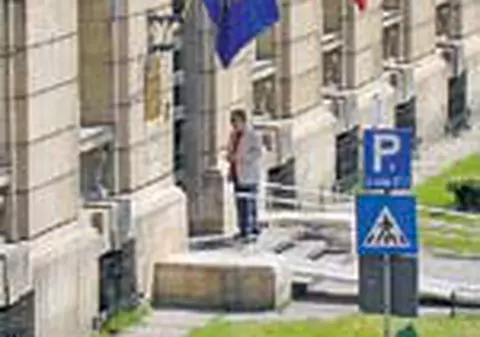 Nicolaescu n-a putut sa intre in minister