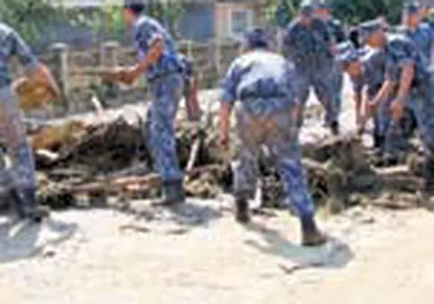 Peste 500 de oameni au fost evacuati si 1.100 de case distruse