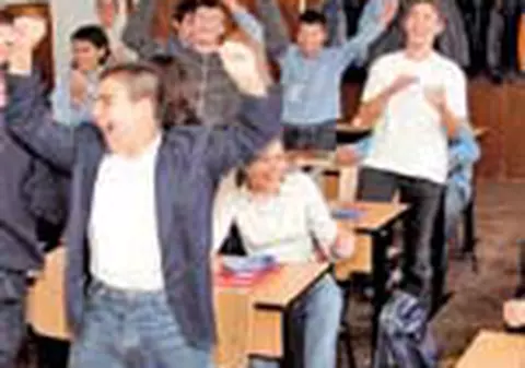 Elevii repetenti nu vor mai primi alocatia 