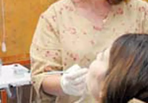 Tartrul poate duce la inflamatii gingivale