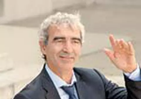 Selectionerul Frantei, reconfirmat in functie