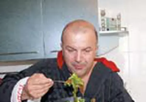 Florin Petrescu face cura de salate de cruditati