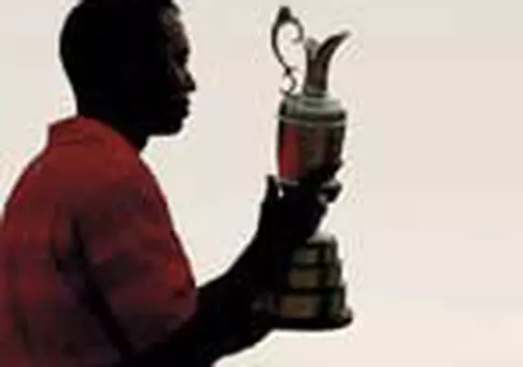 Tiger Woods, atacat cu oua pline cu vopsea