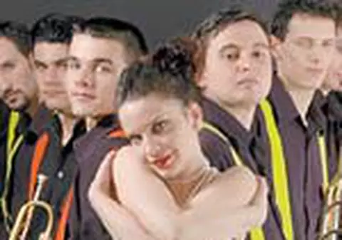 Cabaret vrea sa puna in scena primul musical romanesc