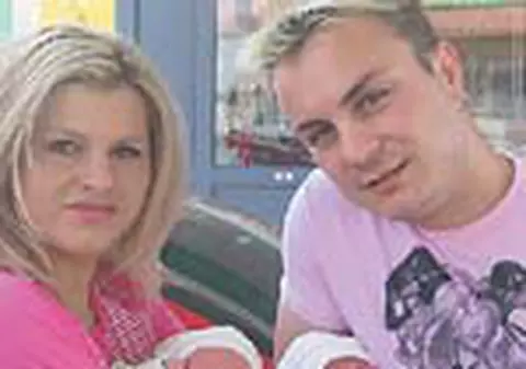 Cosmin (t-Short) este tatic de gemeni