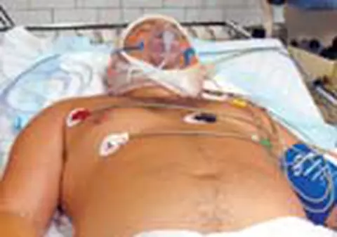 Costin, tanarul impuscat in cap, a murit